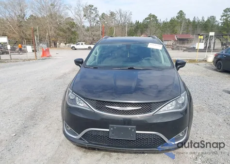 2017 Chrysler Pacifica Touring-L Plus z USA, uszkodzony, nr VIN 2C4RC1EG2HR635846